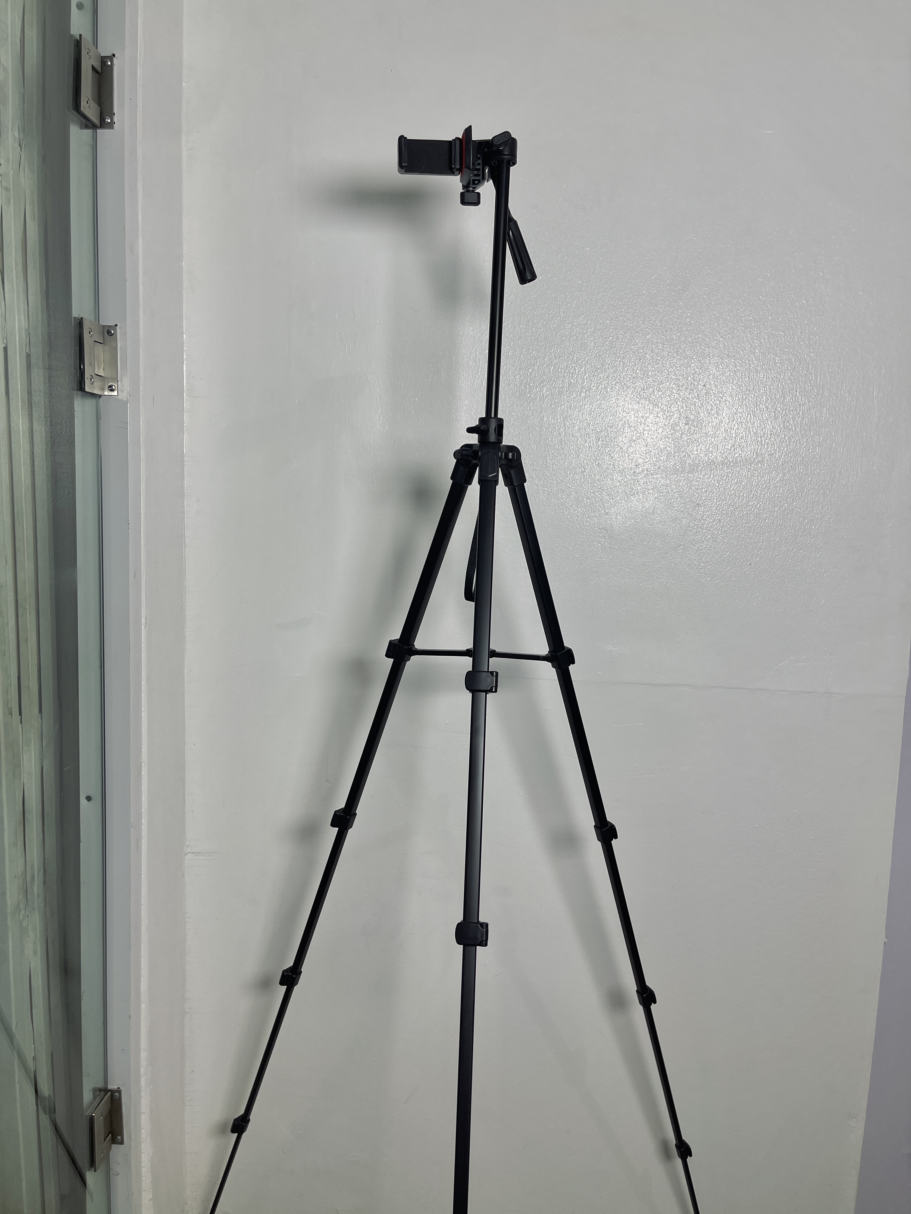 STILL THUGGIN IT varsity Jacket - white